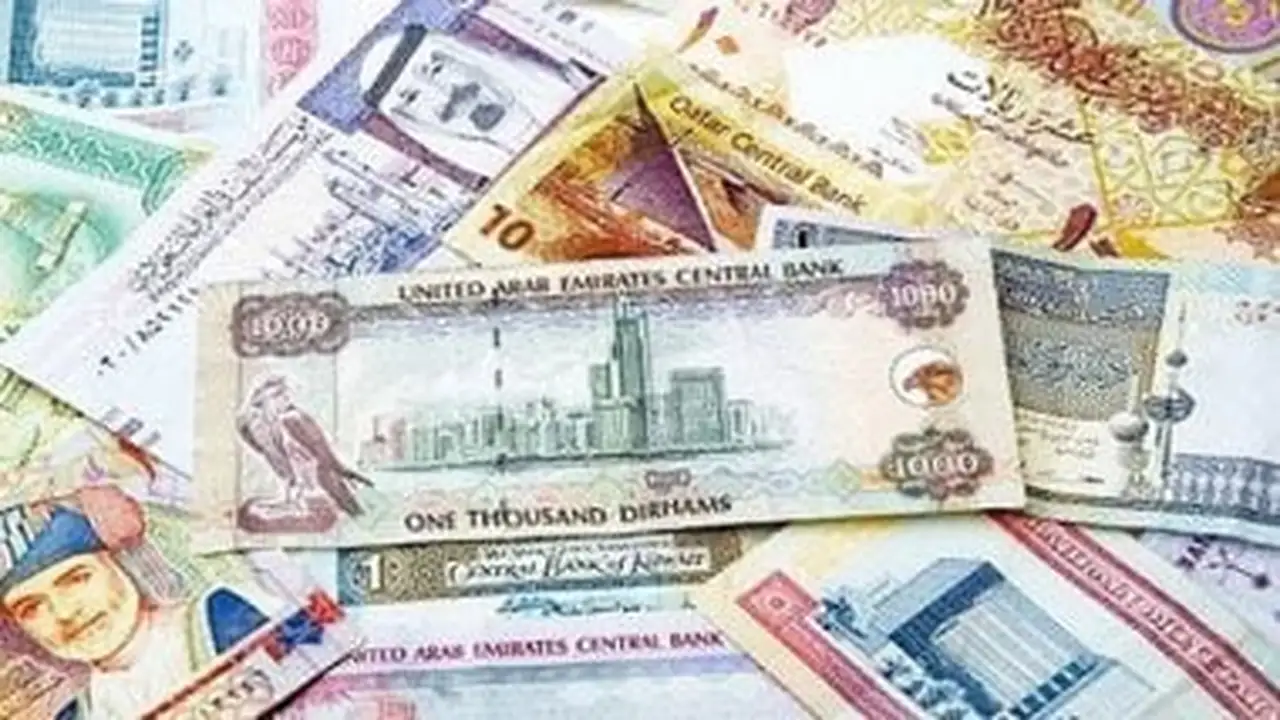 تغيرات أسعار الدولار والعملات الأجنبية في تعاملات اليوم الإثنين 11 مايو